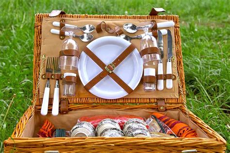 the best picnic baskets on the market in 2020 a foodal buying guide