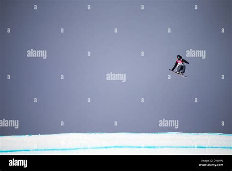 Lisa Zimmermann Ger Competing In The Ladies Ski Slopestyle At The