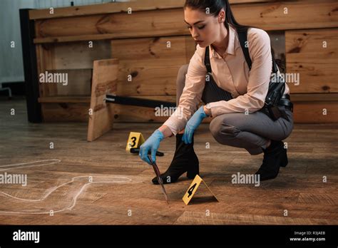 Female Homicide Detective Scene Body Hi Res Stock Photography And