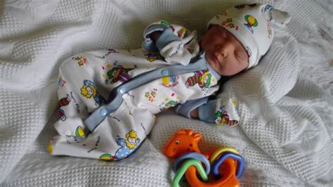 Where To Get Smallest Preemie Clothes For Babies Uk