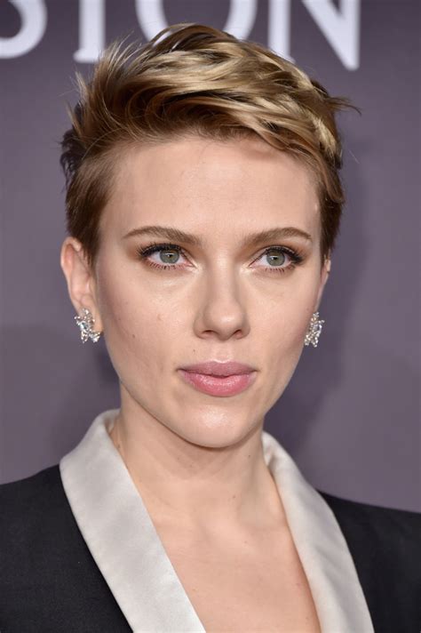 Scarlett johansson has tried out most hairstyles including short, long, curly, updo, straight and many more and has managed to maintain her georgeous look with every hairstyle. Scarlett Johansson Messy Cut - Short Hairstyles Lookbook ...