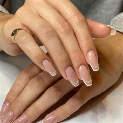 Chic French Tip Nails Designs And Trends For 2022 Nailuxe