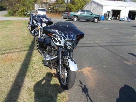 30 inch roxy 7 front wheel, 13 inch matching rotor with 6 piston caliper,chrome forks,chrome hot. 2006 HARLEY STREET GLIDE CUSTOM PAINT DAY MAKER HEADLIGHT ...