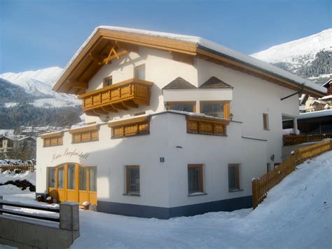 What are some restaurants close to haus bergland? Haus Bergkristall in Fiss - Urlaub in Tirol