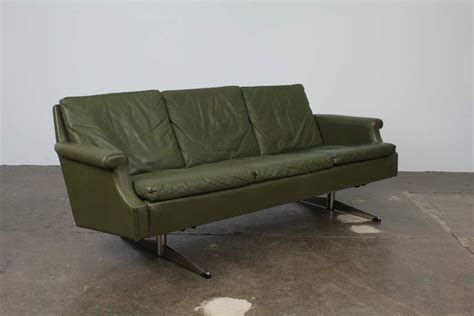 21 posts related to mid century modern sofa legs. Danish Mid-Century Modern Green Leather Sofa with Metal ...