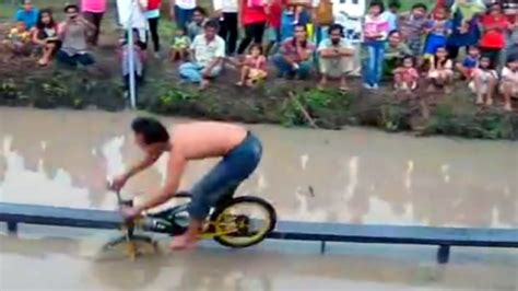 The world's coolest bike infrastructure. BEST BiKE RACE EVER ON EARTH !!! - YouTube