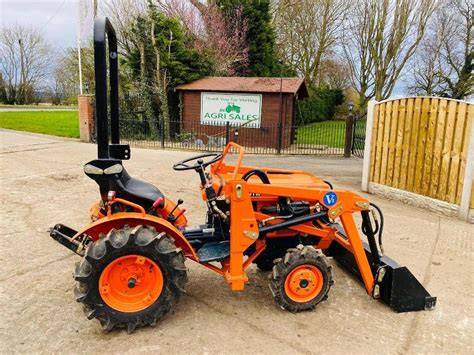 Kubota B5001 4wd Compact Tractor Cw Front Loader And Bucket