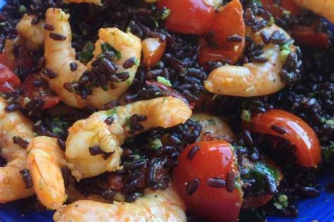 Scopriamo tutto su questo tipo di riso e come cucinare riso venere nelle ricette casalinghe. Riso venere con pesto di rucola, mazzancolle e pomodorini ...