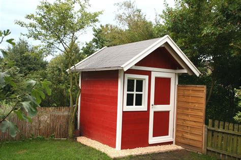 Die betondecke, auf der die beiden türme stehen, ist begehbar. Faszinierend Gartenhaus Holz Flachdach Modern Patrial ...