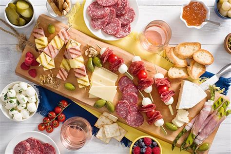 Mère Se blesser Stéréotype plateau de charcuterie composition Devant