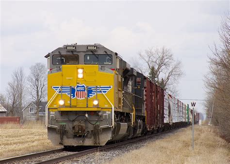 UP SD70ACe leading again | With UP 8884 leading and NS ...