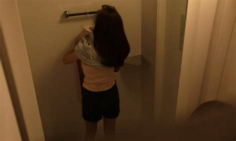 Phụ nữ có vòng một và vòng ba thường được coi là đàn ông mup. Nạn quay lén phụ nữ trong nhà vệ sinh ở Hàn Quốc | Việt ...