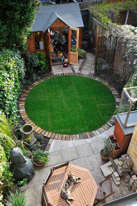 Circular Lawn Brick Edging A Timeless Classic For Your Garden Artourney