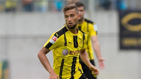 Interview mit moritz leitner zum gewinn der meisterschaft alle videos zu diesem und zu allen midfielder moritz leitner attempts alex tettey's 2014 wonder goal against sunderland. Fußball: Wechsel von Leitner vom BVB zu Lazio Rom perfekt ...