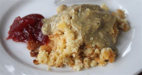 how to make turkey giblet gravy like a real southerner cornbread dressing