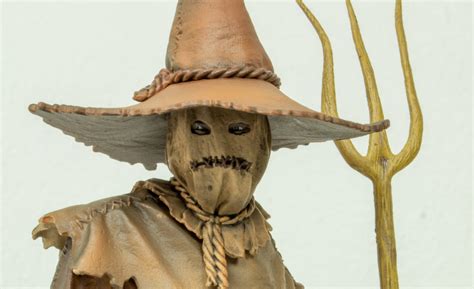 Diamond Select Dc Gallery Scarecrow Statue Review Creepy And Kooky