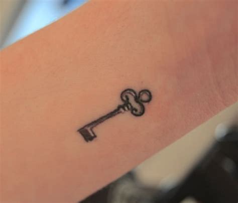 55 Attractive Key Wrist Tattoos