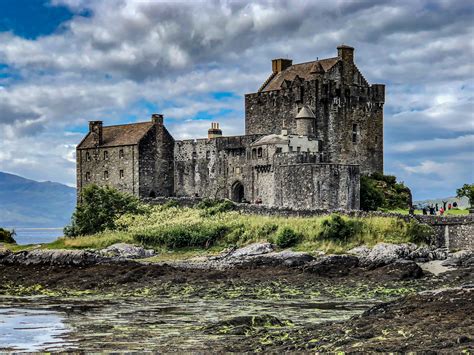 Get breaking scotland news and top stories on newsnow: Schottland - Highlander Schloss Foto & Bild | schottland ...