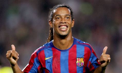 His main playing position is as an. Ronaldinho Gaúcho indica aposentadoria: 'Idade chega para ...