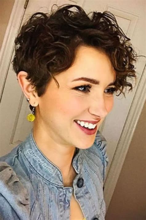 With short hair, you can choose hairstyles in several layers with bangs or a short nape. Short Curly Haircut 2021 in 2020 | Short curly haircuts ...