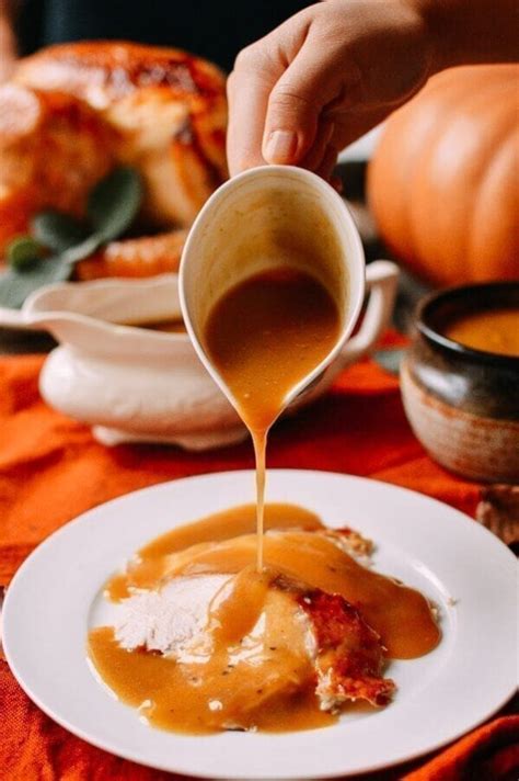 The Perfect Turkey Gravy Recipe: Three Ways