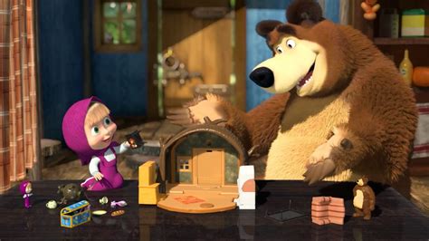 Masha And The Bear Masza I Niedźwiedź Z Domkami Simba Toys Youtube