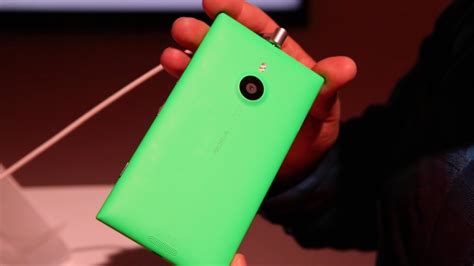 Nokia Lumia 1520 In Bright Green Color Youtube