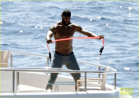 Lebron James Looks So Fit While Working Out Shirtless On A Yacht Photo Lebron James