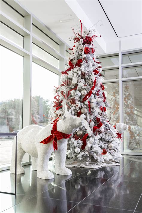 20 Fabulous Outdoor Polar Bear Christmas Decorations Ideas Sweetyhomee