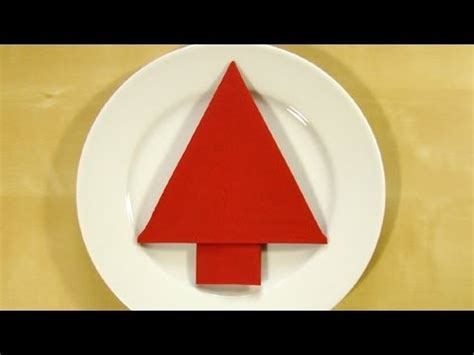 Je näher das weihnachtsfest ist, desto mehr vertieft man sich vorbereitungen: Servietten falten Weihnachten: Weihnachtsbaum ...