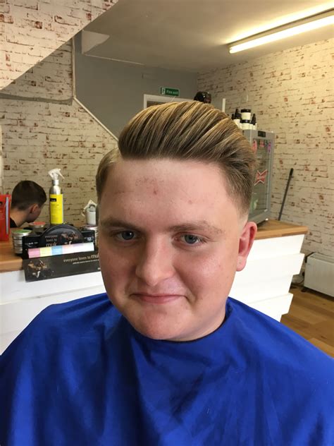 Hoppedndrewed for a more careless, disconnected, and rebellious look, ask your barber to switch a razor to scissors to make not so «perfect» and natural fade. Razor Fade Haircut Tutorial Video by Cchairstudioltd - MHD