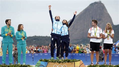 La regatista fue escogida como la abanderada femenina de la. Lange y Carranza campeones en vela: segundo oro para Argentina