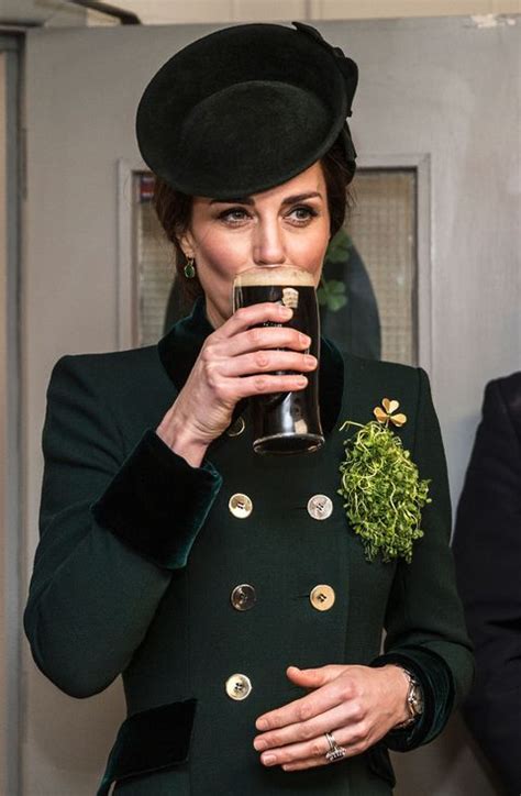 Kate Middleton Pours The Perfect Pint Of Beer In Belfast Ireland