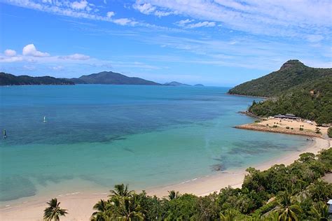 Stretching through the sapphire blue waters of the queensland coastline for over 2000kms, the great barrier reef is the most extensive coral reef system in the world. The best things to do on Hamilton Island, Australia