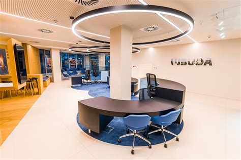 Market leader in central and eastern europe. A jövő bankfiókját nyitja meg az Erste Bank