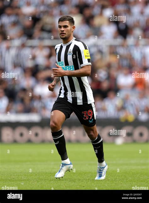 Newcastle bruno guimaraes august 2022 hi-res stock photography and