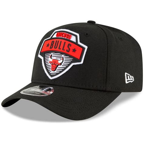 Mens New Era Black Chicago Bulls 2020 Tip Off 9fifty Snapback Hat