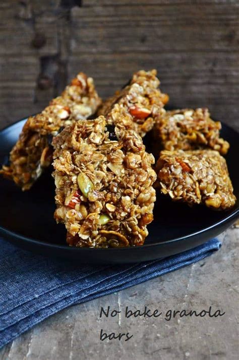 Add oats and almonds to a small baking sheet then bake 5 minutes, stir and bake another 3 to 5 minutes until lightly toasted. Easy granola bars recipe,Homemade no bake granola bars