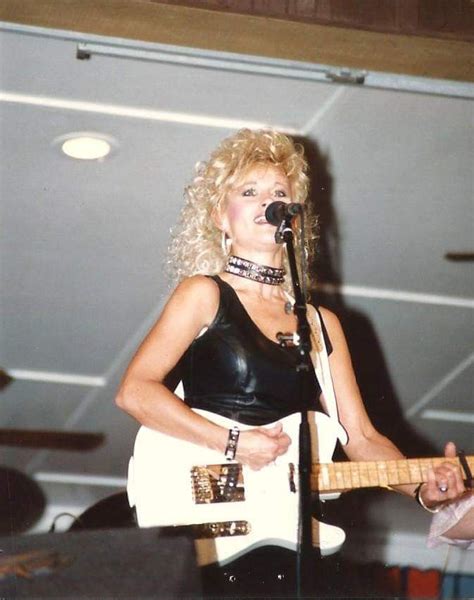 Pin By Carrie Huff On Lorrie Morgan Country Female Singers Female