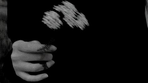 Jatuh hati kepadaku d f# bm a t'lah kutuliskan sejuta puisi g f#m em f#7 meyakinkanmu membalas cintaku reff: Haruskah Ku Mati - Ada Band (Cover) - YouTube