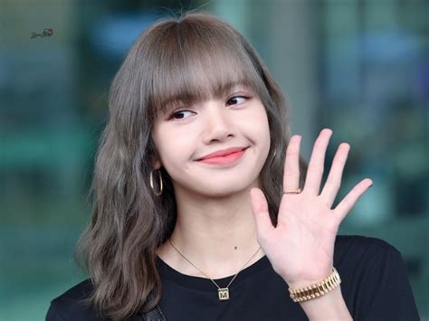 Blackpinks Lisa Is Officially The Most Popular Person Of The Year