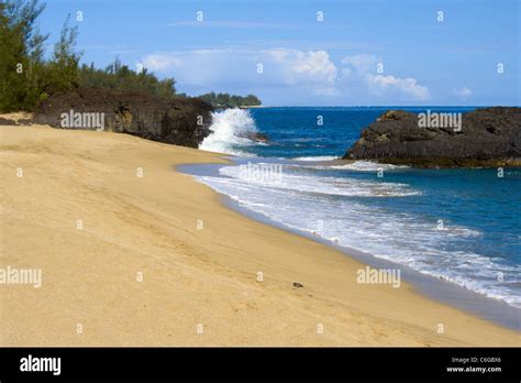 Lumahai Beach Hi Res Stock Photography And Images Alamy