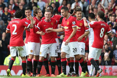Manchester United 4 Qpr 0 Di Maria And Herrera Open United Accounts As Van Gaal Ends Wait For