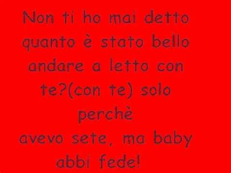 Ti ho scritto una lettera e l'ho buttata via come ti vorrei scende la sera e il cielo imbarazzato arrossisce di vergogna come ti vorrei guardo dentro me e vedo solo te mi basta un tuo sorriso uno soltanto per sentirmi bene per mesi. Mondo Marcio- Non ti ho mai detto (+testo) - YouTube