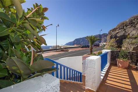 Apartamentos de una habitación en venta en el sur de tenerife en puerto de santiago, con una superficie total de 58 m2. Huis met see-uitsigte in Puerto de Santiago, Suid-Tenerife