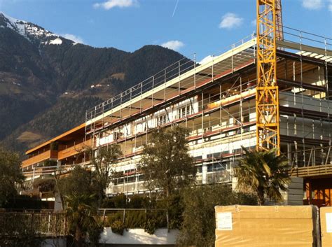 Als familienbetrieb geführtes haus, situiert auf einer anhöhe mit tollem. Hotel Erika, Dorf Tirol » Maurer Völlan Lana Südtirol ...