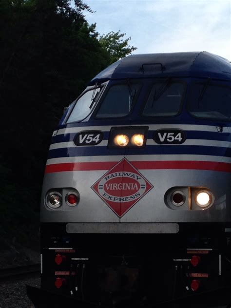 Vre At Lorton Va 52214 Train Pictures My Pictures Commuter Train