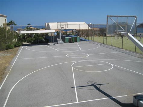 Bei einem aufenthalt in schloß dankern sind neben den verbrauchskosten (für strom, wasser und gas) auch der eintritt in den freizeitpark und viele weitere angebote und … "Sport-/Basketballplatz" Grecotel Marine Palace (Panormos ...