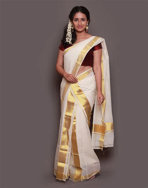 Mundu Blouse Kerala Woman Mundu Thorth Blouse Traditional Costume Malayalee Kerala India