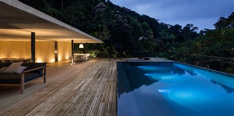 Jungle House Creates An Organic Interaction Between Nature And